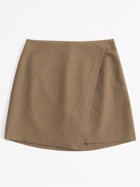 Abercrombie and Fitch Scarlett mini skort in tan houndstooth print size M